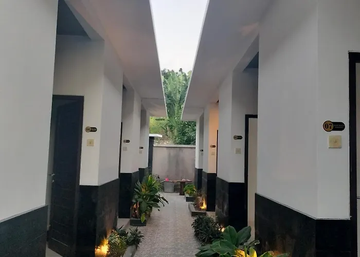 Made Krisna Uluwatu